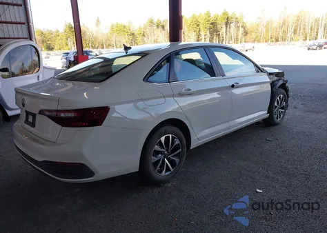 2024 Volkswagen Jetta 1.5T S z USA, uszkodzony, nr VIN 3VW5M7BU9RM101872